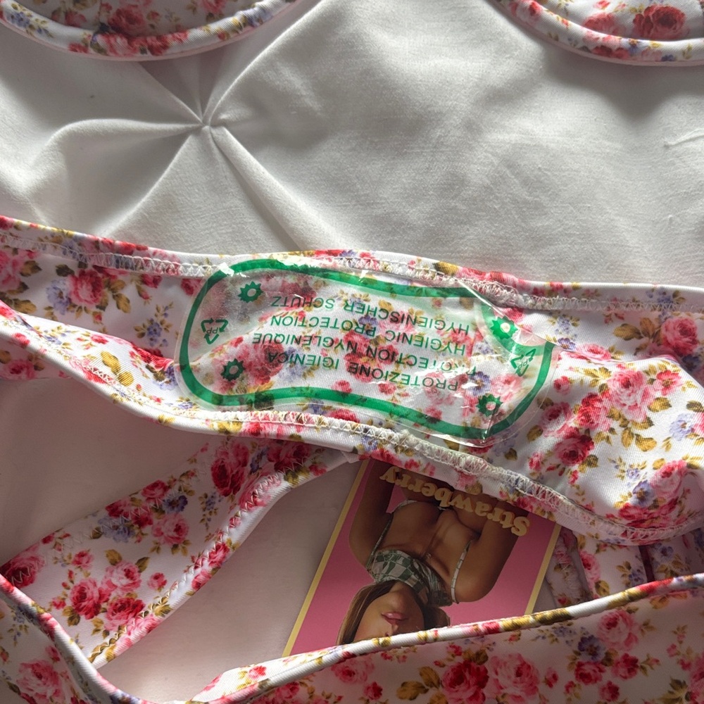 Strawberry Milk Mob Young Love Floral Two-Piece Bikini Set - Picture 5 of 9